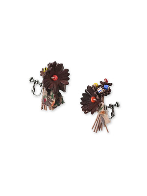 Leather x Glass Beads Bouquet Flower Earrings Brown