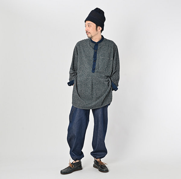 Indigo Hickory Tenjiku Grandpa Pull Shirt Male Model