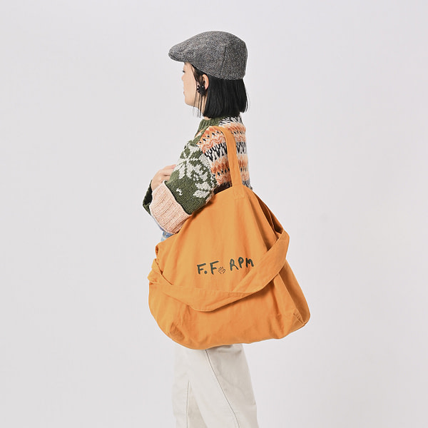 Indian de 45 Star Tote Large Female Model