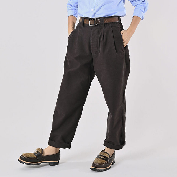 Moleskin 908 Peg Top Pants Female Model