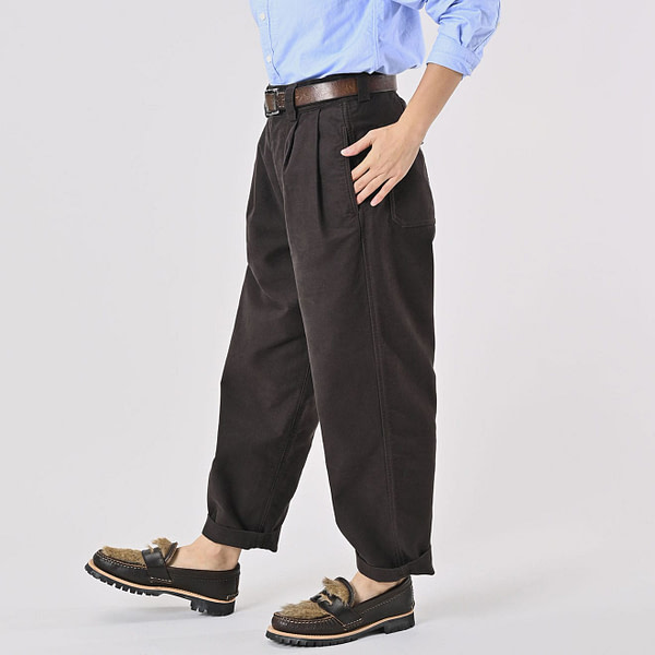 Moleskin 908 Peg Top Pants Female Model