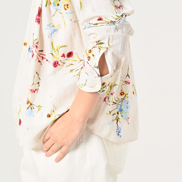 Indian Khadi Next to Spring Print Ocean Tuck Blouse Detail