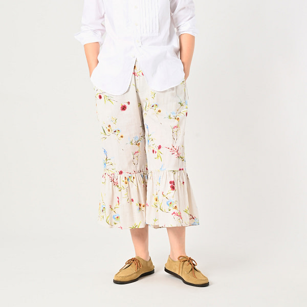 Indian Khadi Next to Spring Print Rapper Pants Female Model
