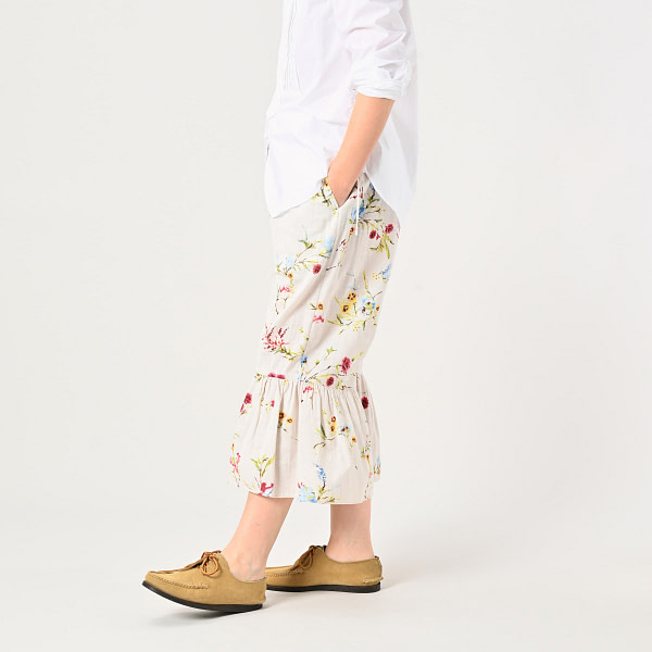 Indian Khadi Next to Spring Print Rapper Pants Female Model