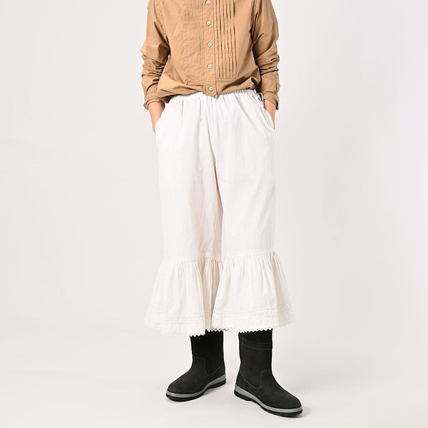 Dobby Stripe Rapper Pants Female Model
