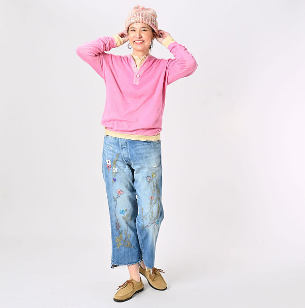 Plant Dyed Whole Super Gauze 908 Henley Female Model