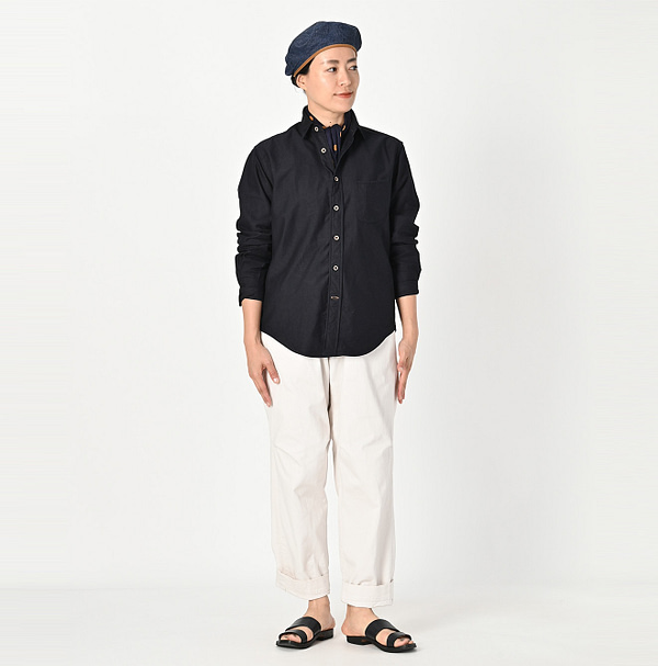 Indigo Supima Oxford 908 Loafer Shirt Female Model