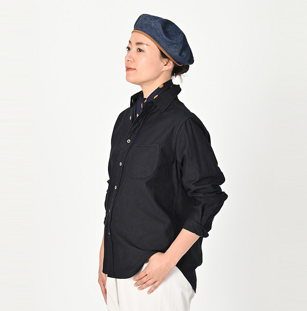 Indigo Supima Oxford 908 Loafer Shirt Female Model