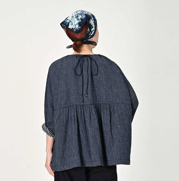 Indigo Fuwafuwa Double Woven Tiered Blouse Female Model
