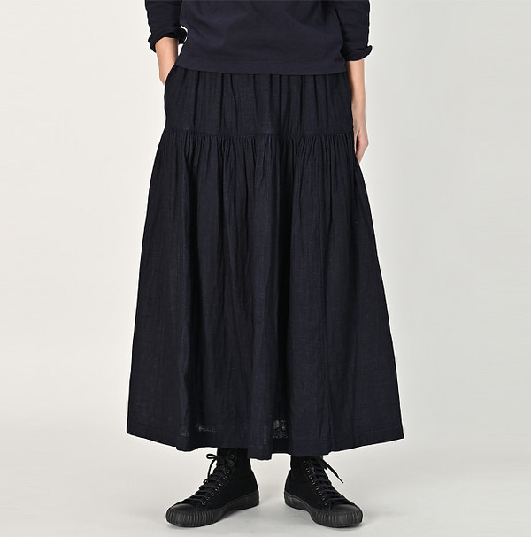 Indigo Fuwafuwa Double Woven Tiered Skirt Female Model