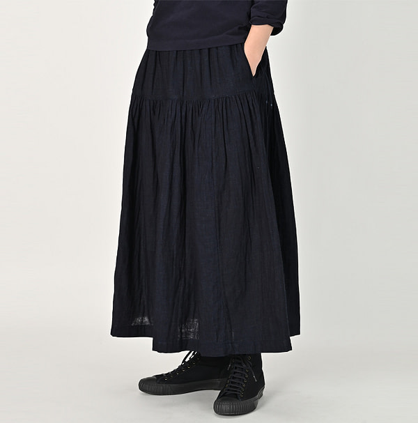 Indigo Fuwafuwa Double Woven Tiered Skirt Female Model