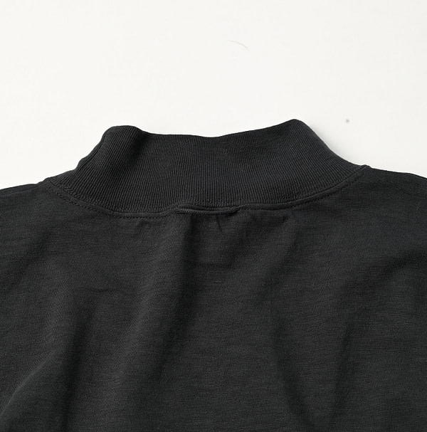 Dozume Tenjiku Yock Neck Big Slit T-shirt Detail