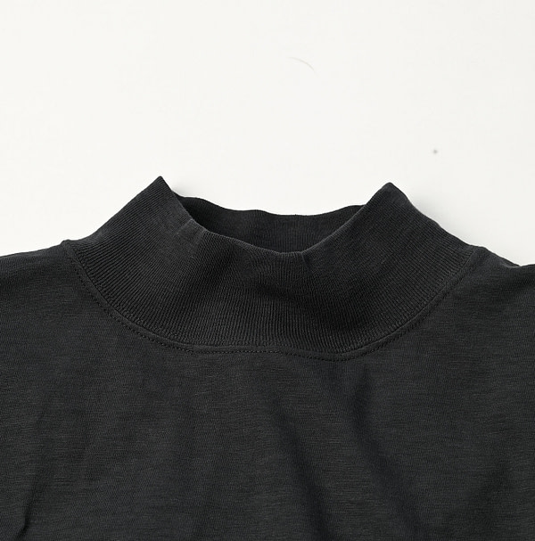 Dozume Tenjiku Yock Neck Big Slit T-shirt Detail