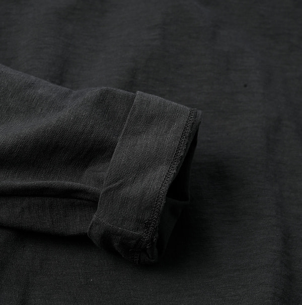 Dozume Tenjiku Yock Neck Big Slit T-shirt Detail