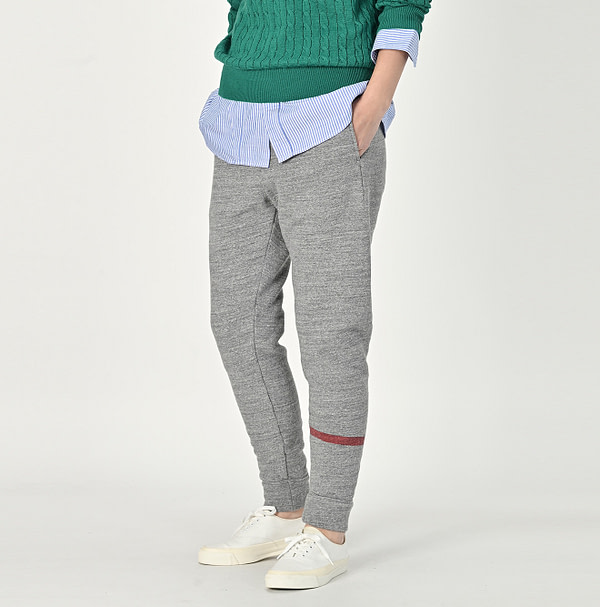 Top Urake 908 Sweat Pants Female Model