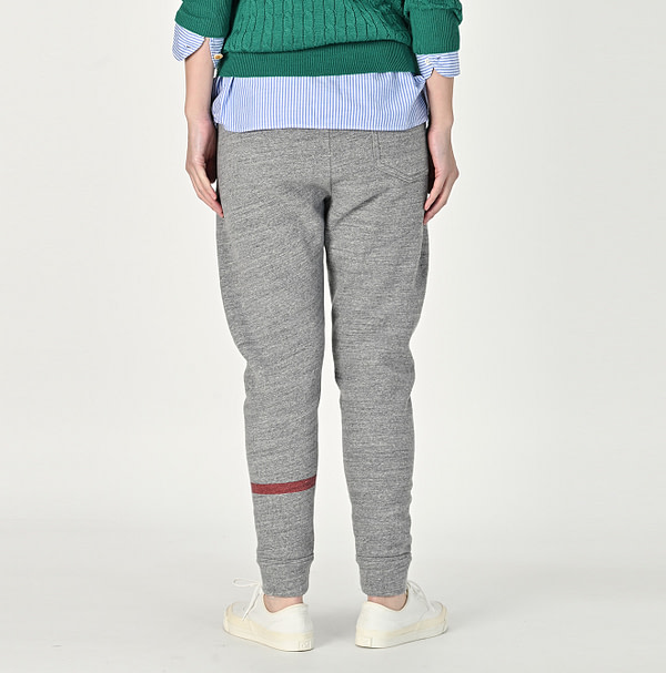 Top Urake 908 Sweat Pants Female Model