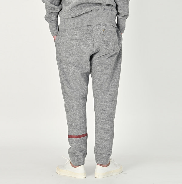 Top Urake 908 Sweat Pants Male Model