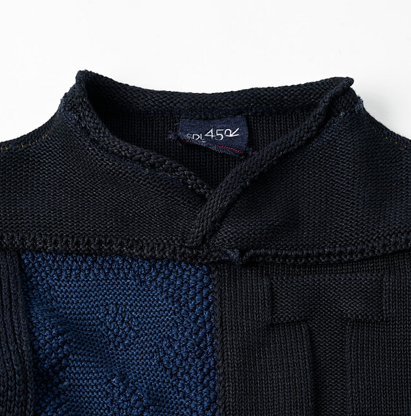 Indigo 908 Checkered Pattern New Year Outer T-shirt Detail