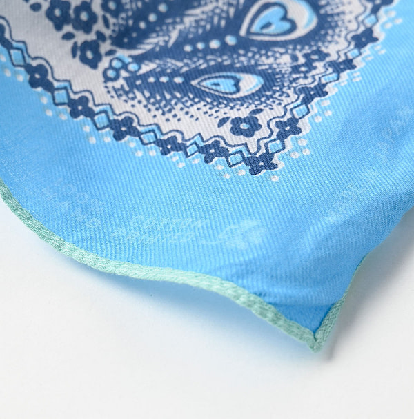 Supima Aya Feather Paisley Bandana Detail