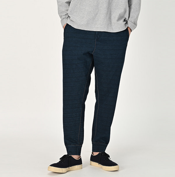 Indigo Dekoboko Tenjiku 908 Sweat Pants Male Model