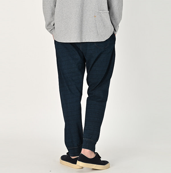 Indigo Dekoboko Tenjiku 908 Sweat Pants Male Model