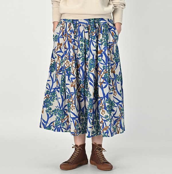 Aster Print Easy Skirt Female Model