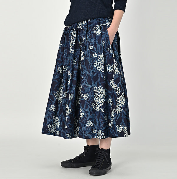 Indigo Aster Print Easy Skirt Female Model