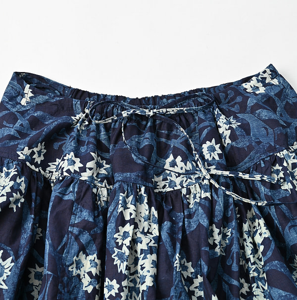 Indigo Aster Print Easy Skirt Detail