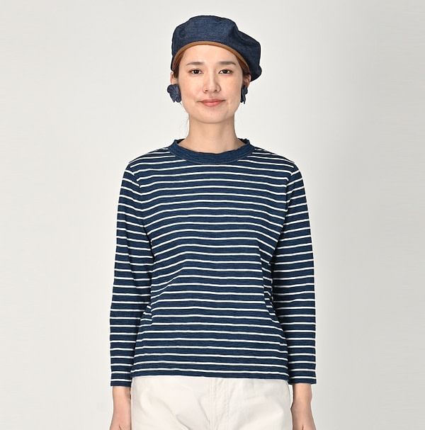 Indigo Border Tenjiku Square T-shirt Female Model