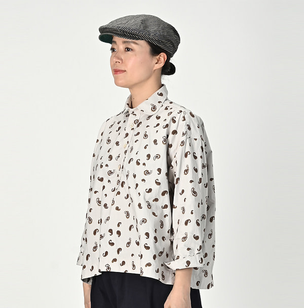 504 OX Paisley Print M Shirt Female Model