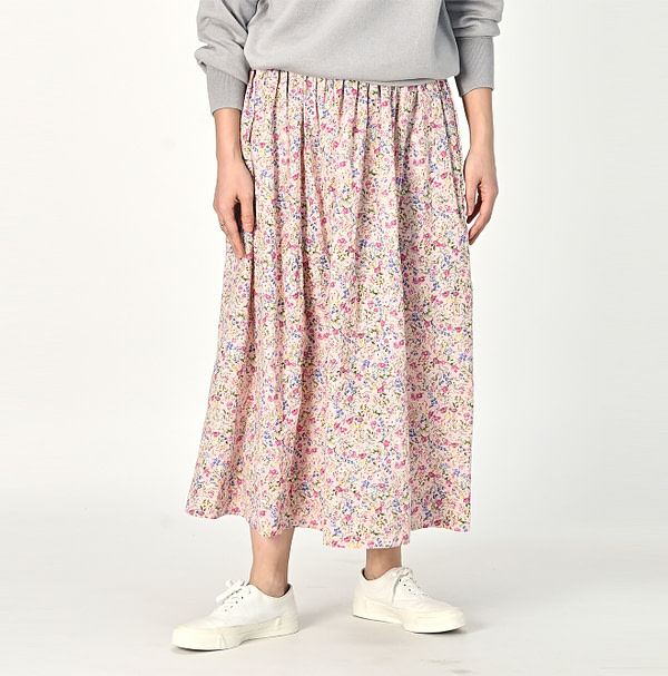 Ukiuki Flower Print Easy Gather Skirt Female Model