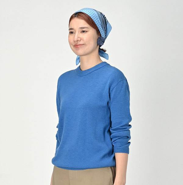 Gauze Low Gauge 908 Crew Neck Female Model