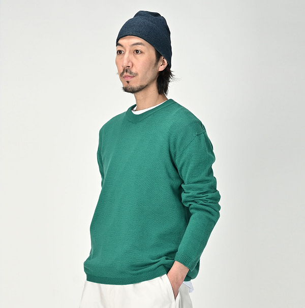 Gauze Low Gauge 908 Crew Neck Male Model