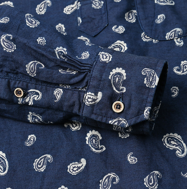 Indigo 504 OX Paisley 908 Loafer Button Down Pull Detail