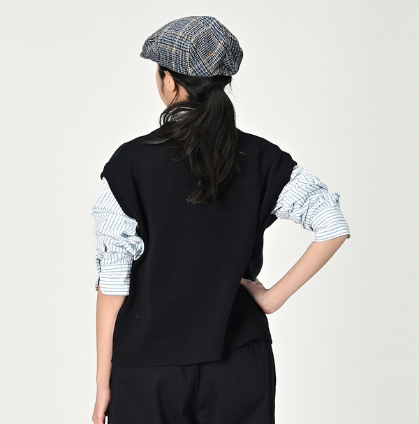 Indigo Ivy Jacquard 908 Vest Female Model