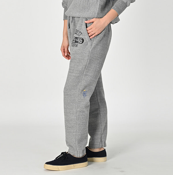 Top Premium Urake 908 Sweat Pants Female Model