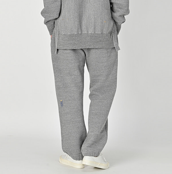 Top Premium Urake 908 Sweat Pants Male Model