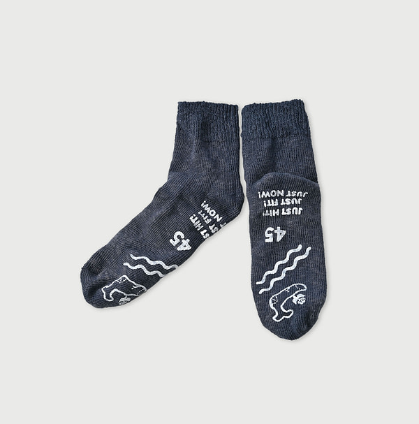 Plant Dye Dozume Tenjiku Socks Bamboo Charcoal