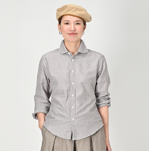 Usu OX Petite Loafer Shirt Female Model