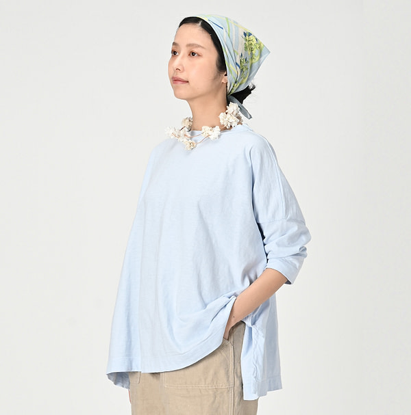 Big Slit T-shirt White Female Model