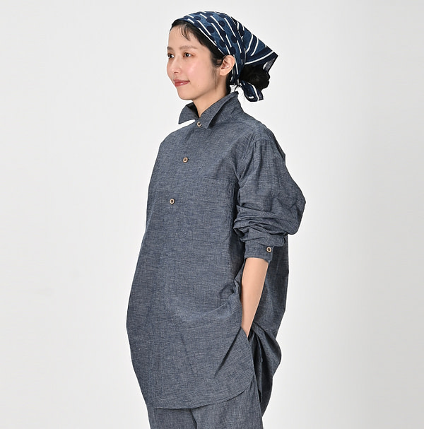 Indigo Hakeme 908 Grandpa Pull Shirt Female Model