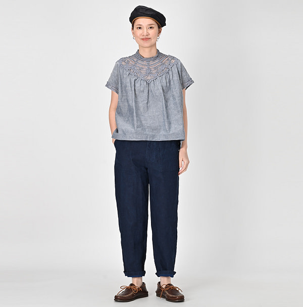 Indigo Linen Cloth 908 Baker Pants Female Model