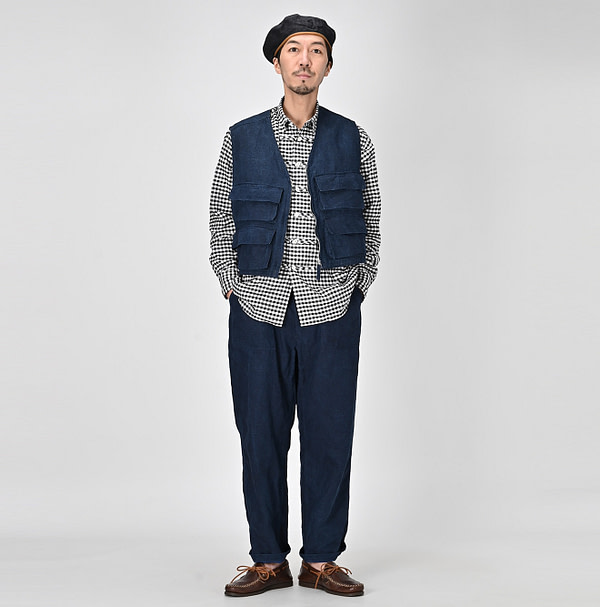 Indigo Linen Cloth 908 Baker Pants Male Model