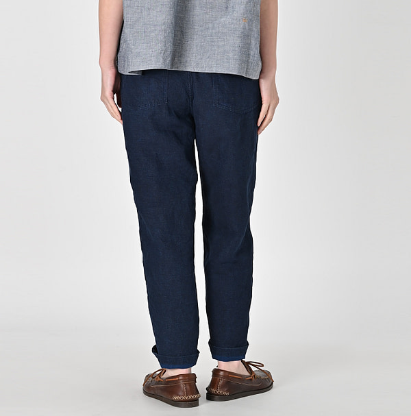 Indigo Linen Cloth 908 Baker Pants Female Model