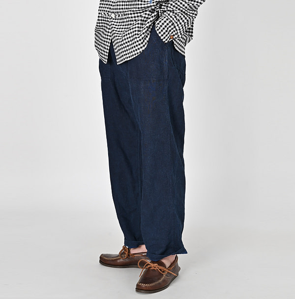 Indigo Linen Cloth 908 Baker Pants Male Model