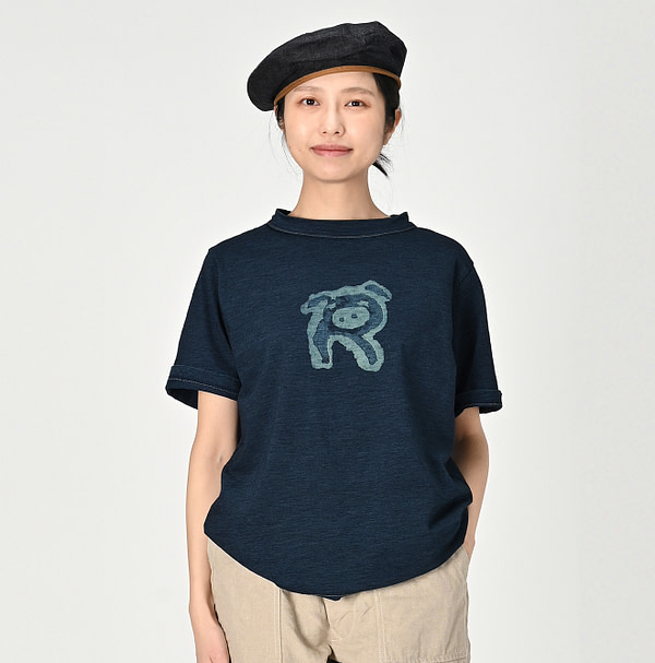 Indigo R Piggy Print 908 T-shirt Nou Female Model