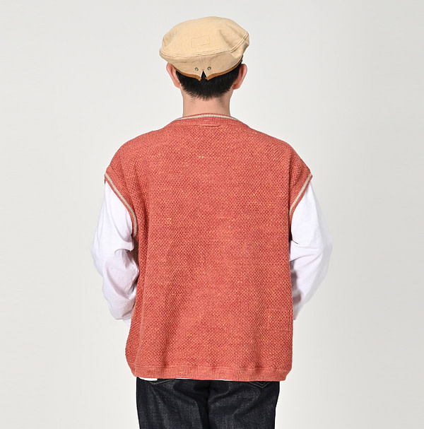 Linen Herringbone 908 Vest Male Model