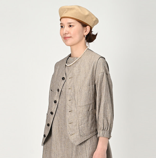 Yorimoku Cotton Tweed 908 Vest Female Model