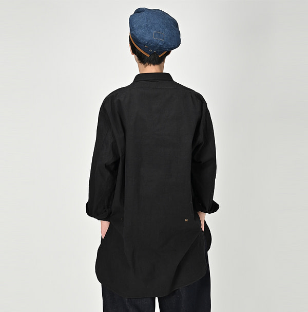 Indigo Khadi OX 908 Grandpa Pull Shirt Sumi Male Model