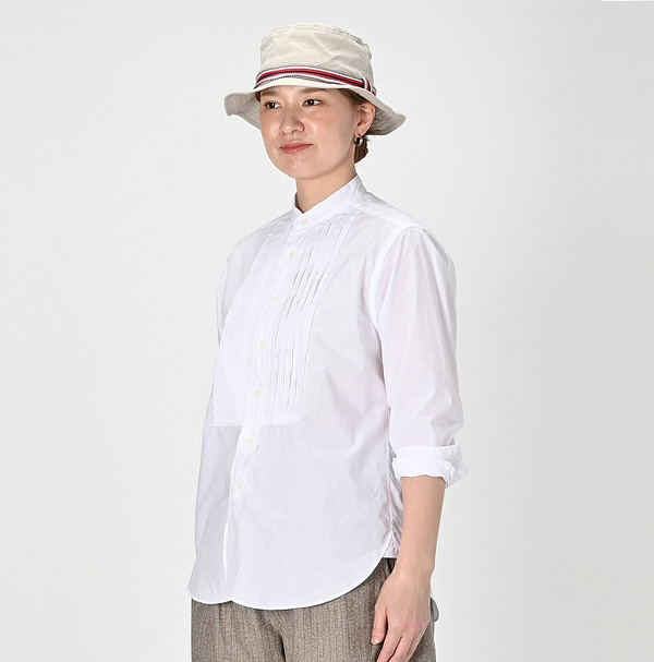 Batiste Pintuck 908 Stand Shirt Female Model